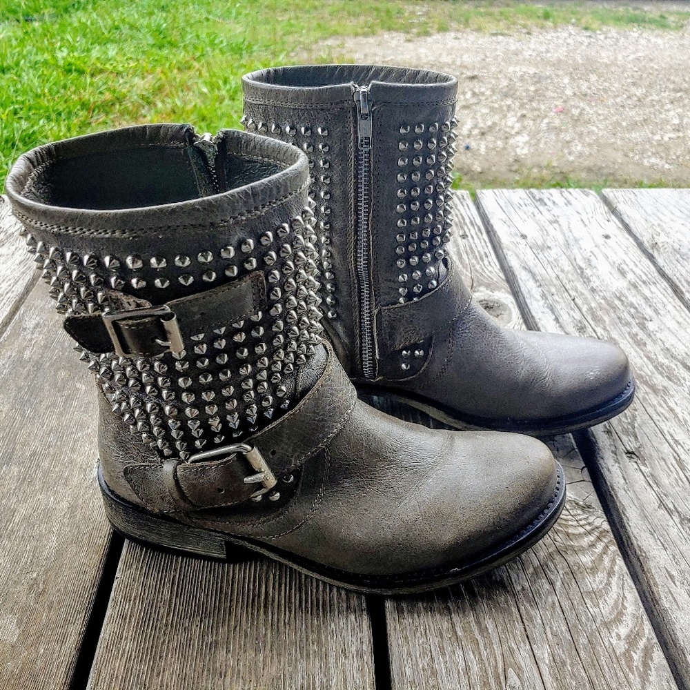 Steve Madden Boots